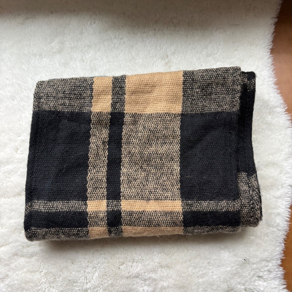 Plaid‎ Scarf Oblong Black Beige Acrylic Knit Lightweight Soft Winter Fall